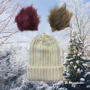 Curations Women's One Size Chunky Knit Beanie Interchangeable 2 Faux Fur Poms